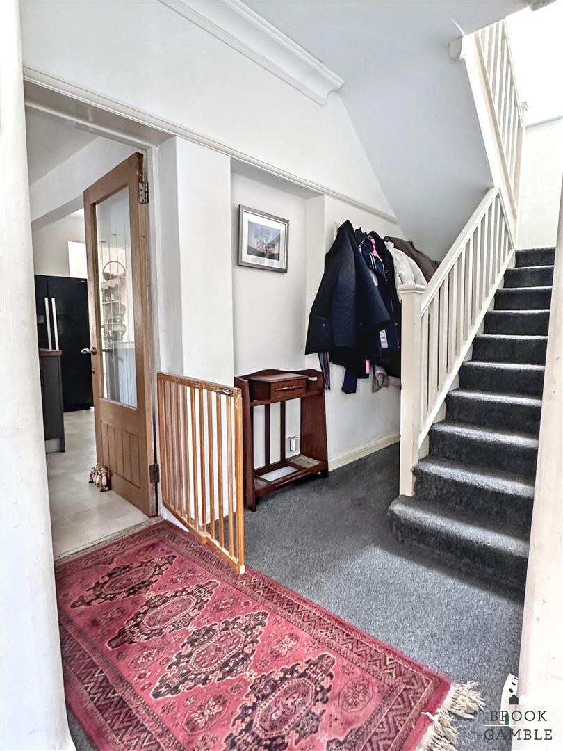 4 Bedroom House. Upwick Road in Eastbourne, East Sussex 7